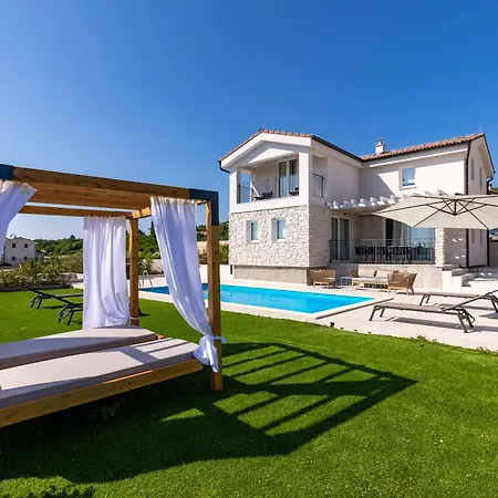 Villa Verde فيلة